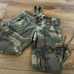 Abercrombie cargo capris